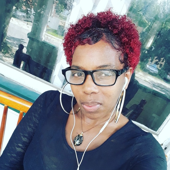 Meet your Posher, Scharine - Picture 2 of 2